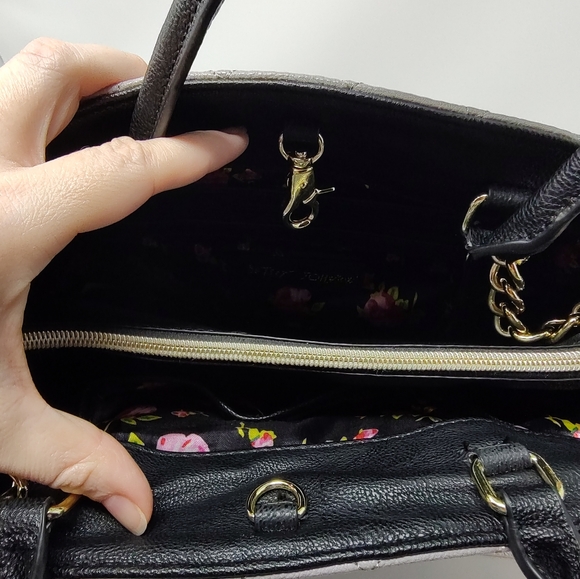 Betsey Johnson gray, black and white stripe quilted faux leather versatile purse - Picture 7 of 12